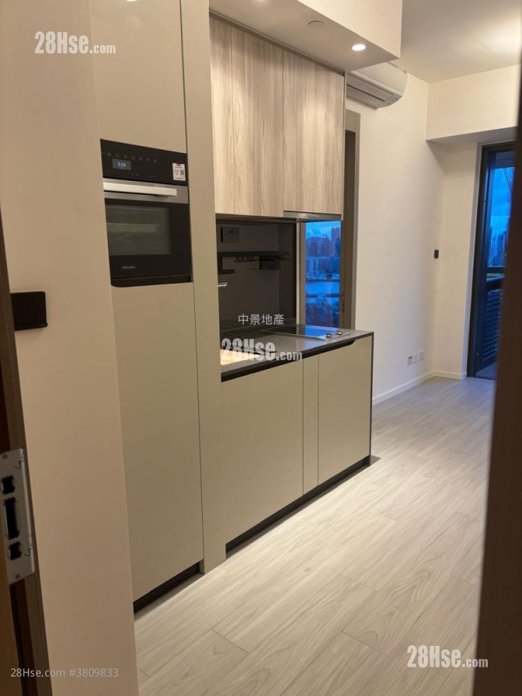 Twin Victoria Rental 1 Bedroom , 1 Bathroom 301 ft²