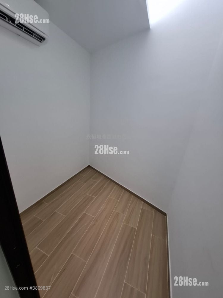Chinese Mansion Rental 2 Bedrooms , 1 Bathroom 260 ft²