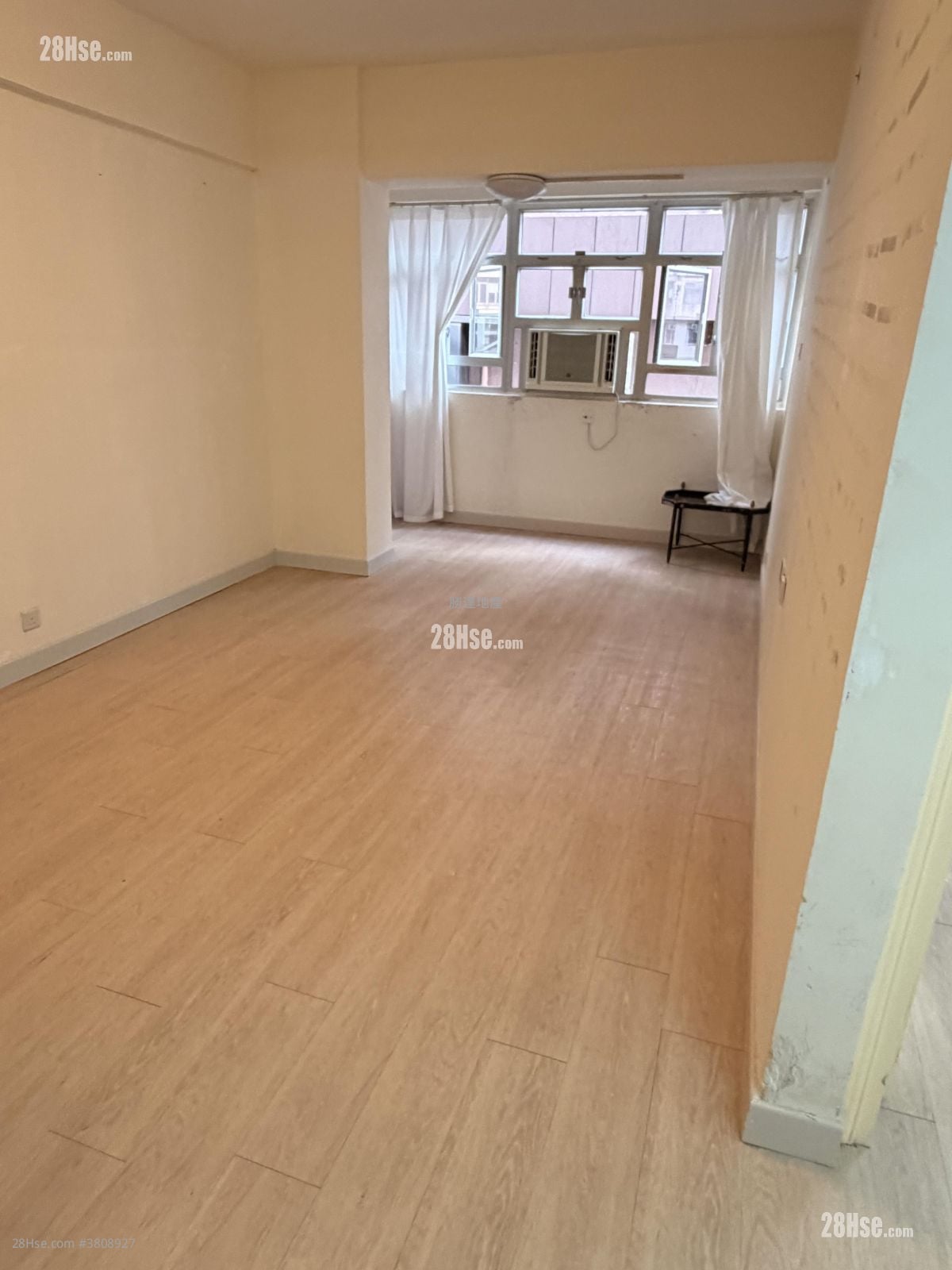 康侨大厦 售盘 2 房 , 1 浴室 654 平方尺