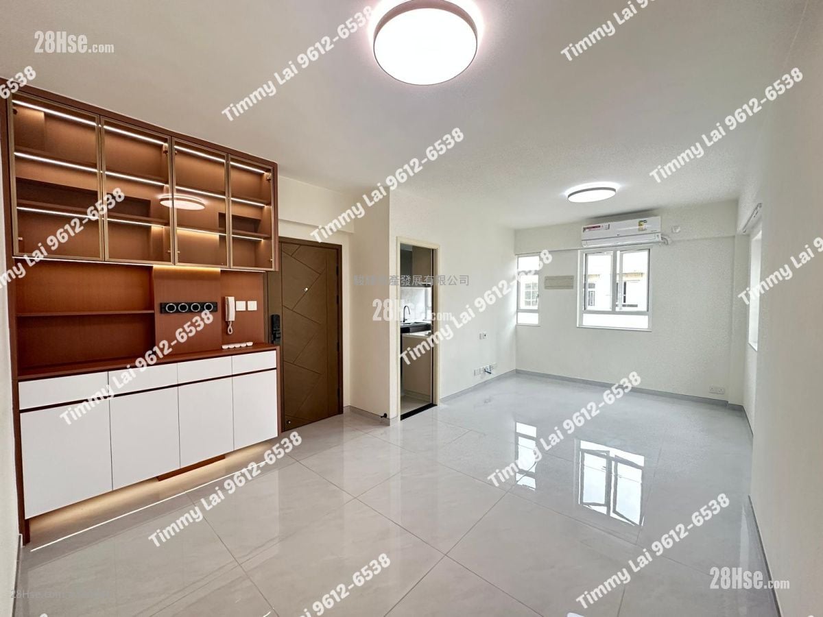 South Court Rental 3 Bedrooms , 3 Bathrooms 932 ft²