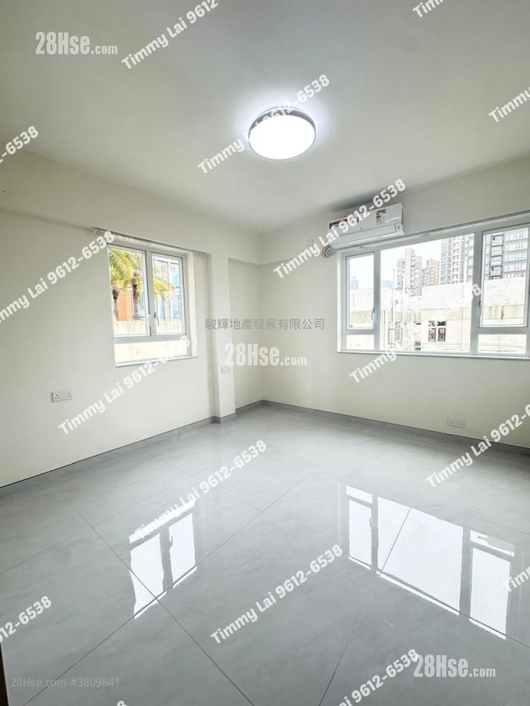 South Court Rental 3 Bedrooms , 3 Bathrooms 932 ft²