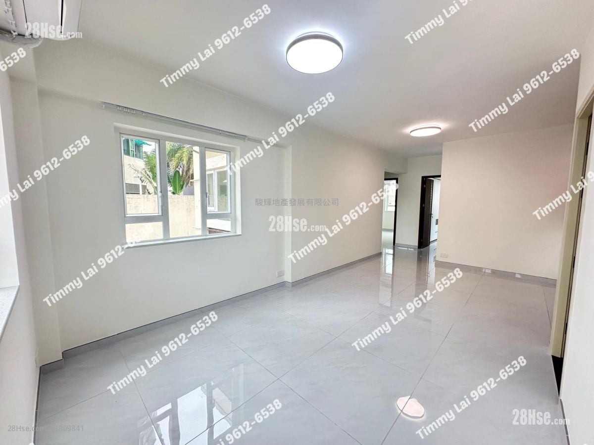 South Court Rental 3 Bedrooms , 3 Bathrooms 932 ft²