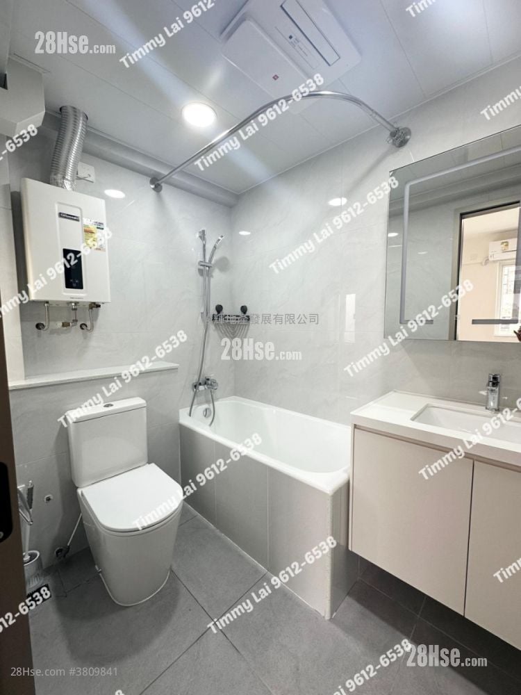 South Court Rental 3 Bedrooms , 3 Bathrooms 932 ft²