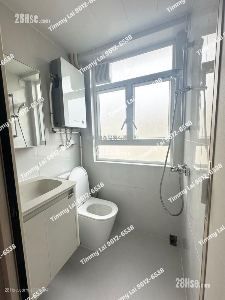 South Court Rental 3 Bedrooms , 3 Bathrooms 932 ft²