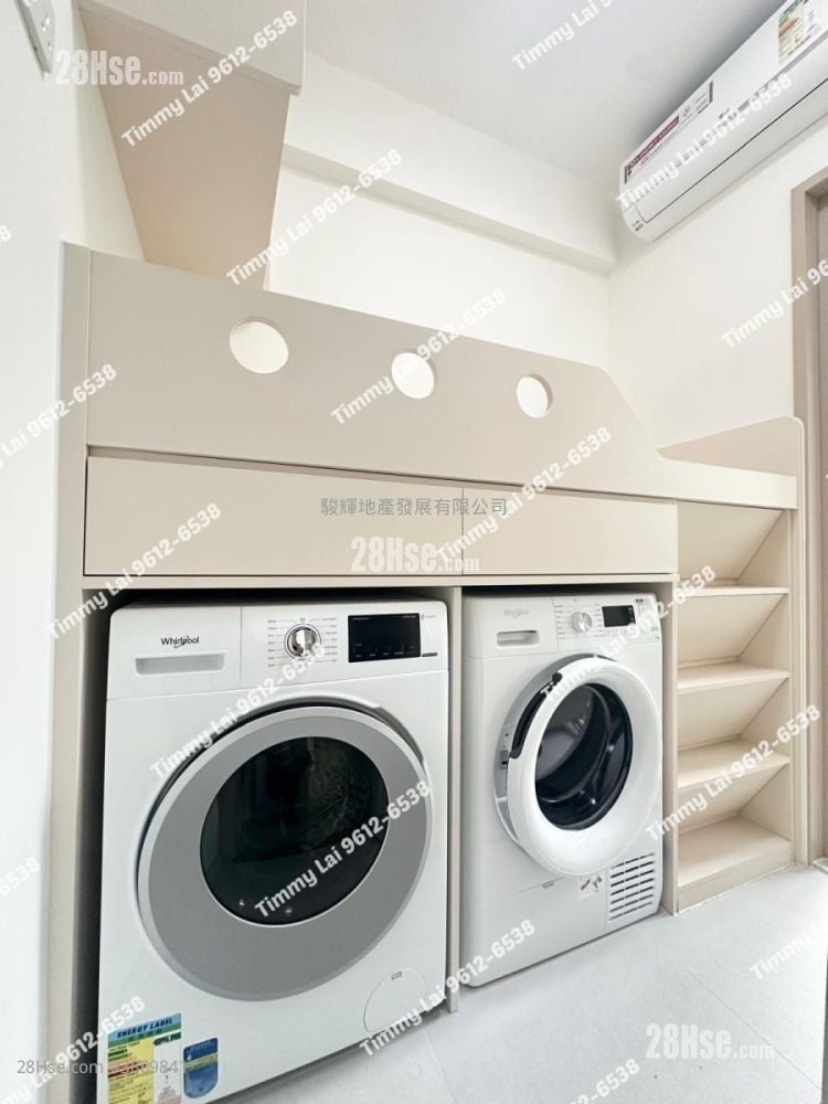 South Court Rental 3 Bedrooms , 3 Bathrooms 932 ft²