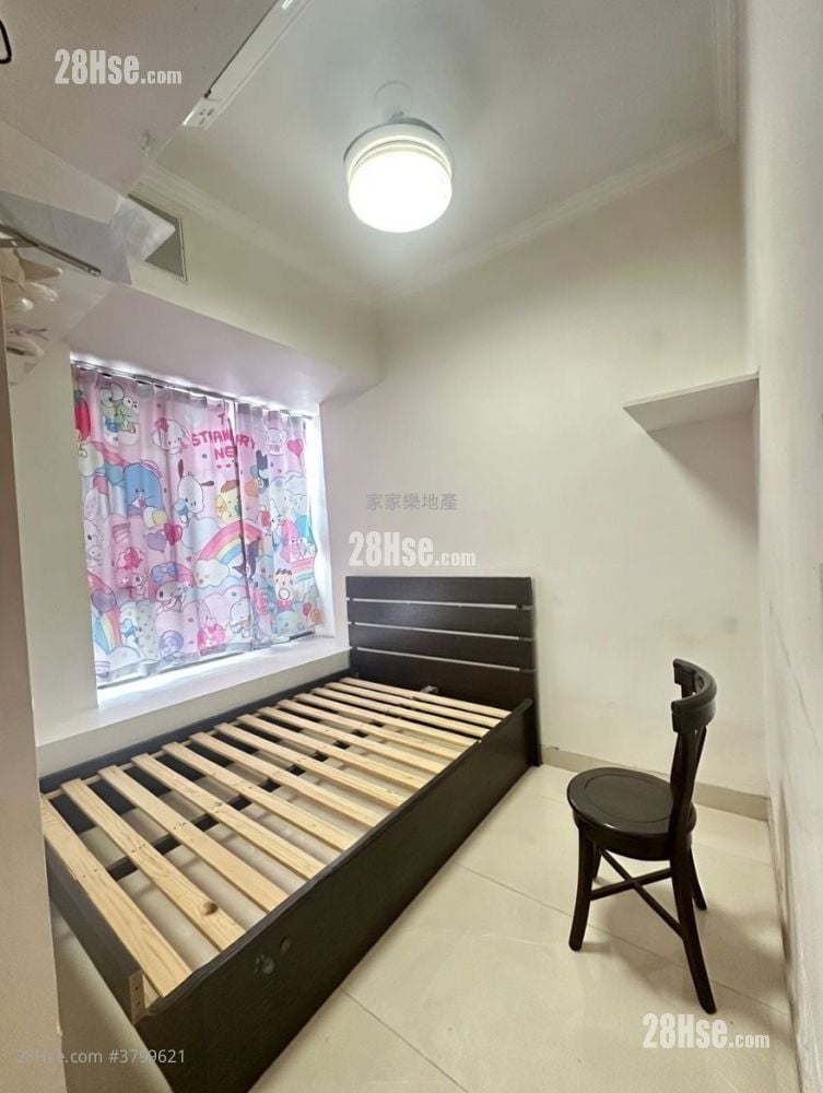 Green Code Rental 4 Bedrooms , 2 Bathrooms 753 ft²