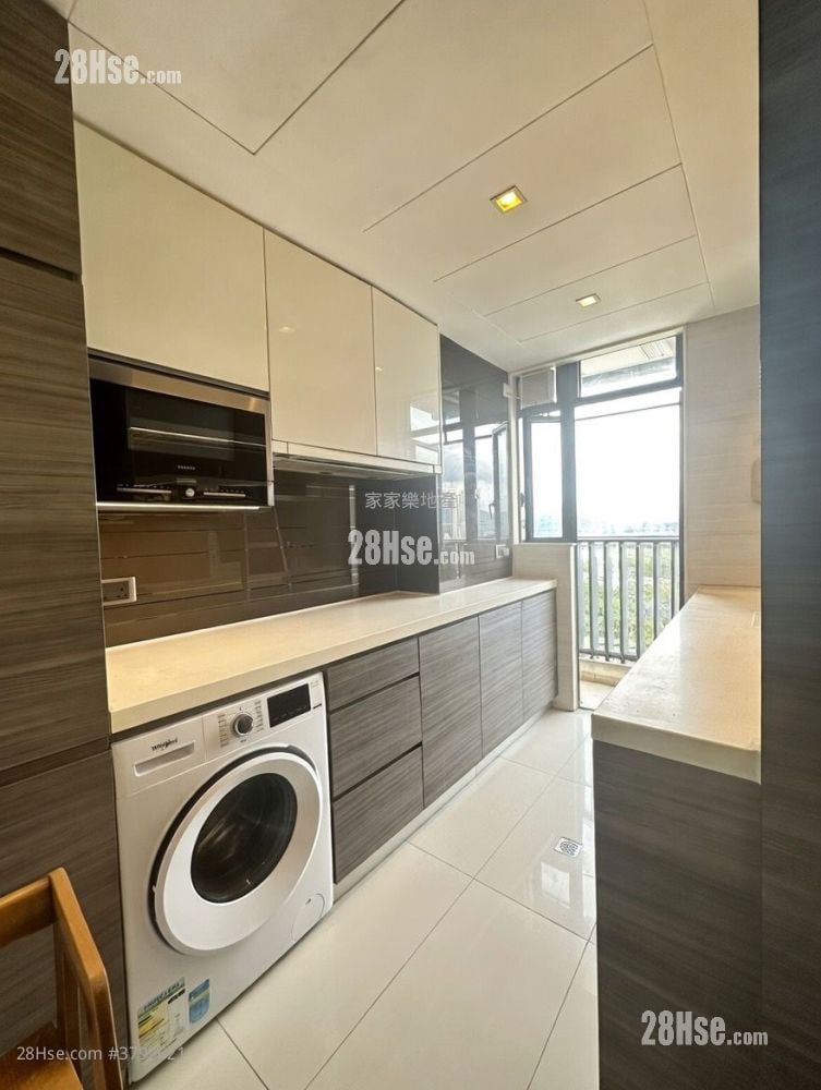 Green Code Rental 4 Bedrooms , 2 Bathrooms 753 ft²