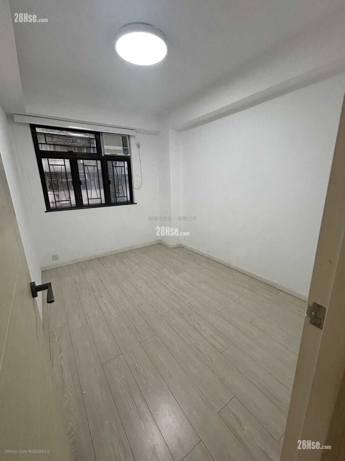 Hillwood Mansion Rental 2 Bedrooms , 1 Bathroom 420 ft²