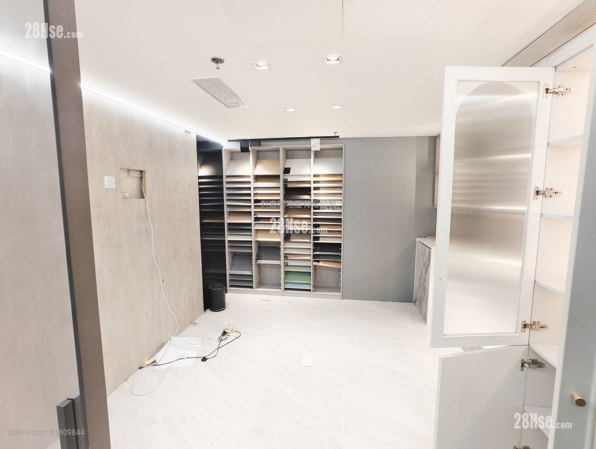 Sterling Centre Sell