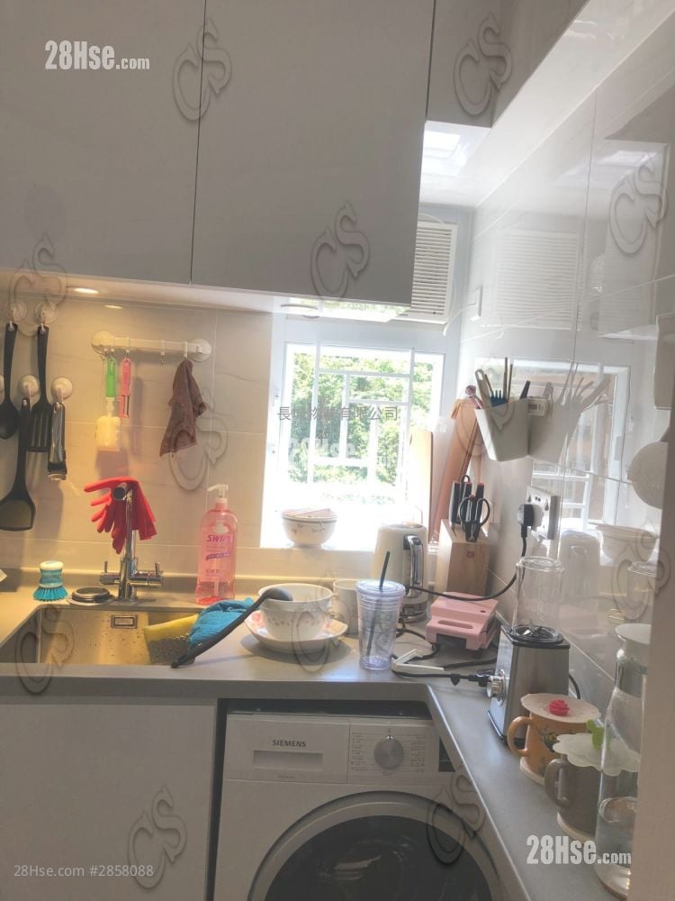 Mount Parker Lodge Sell 2 Bedrooms , 1 Bathroom 561 ft²