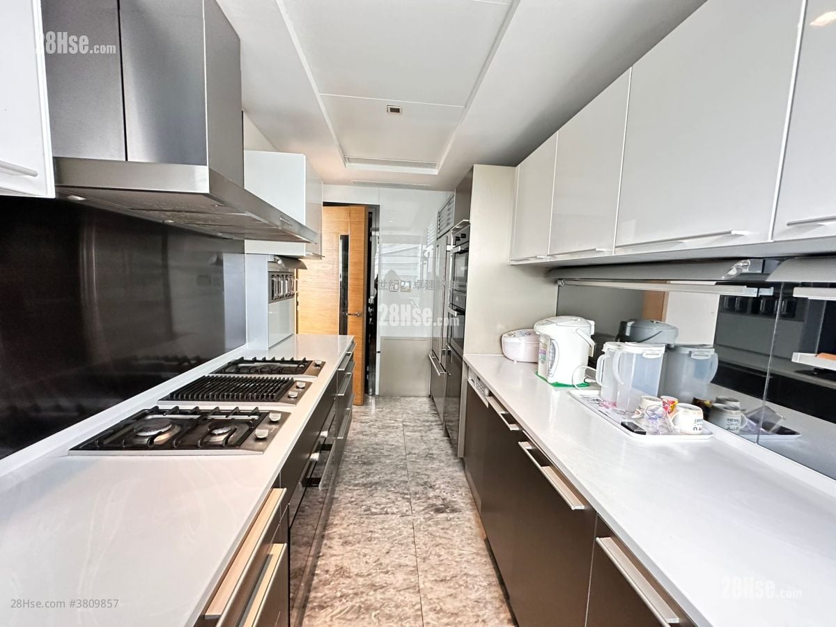 The Cullinan Rental 4 Bedrooms , 3 Bathrooms 1,463 ft²