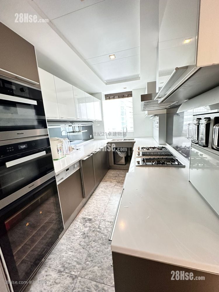 The Cullinan Rental 4 Bedrooms , 3 Bathrooms 1,463 ft²