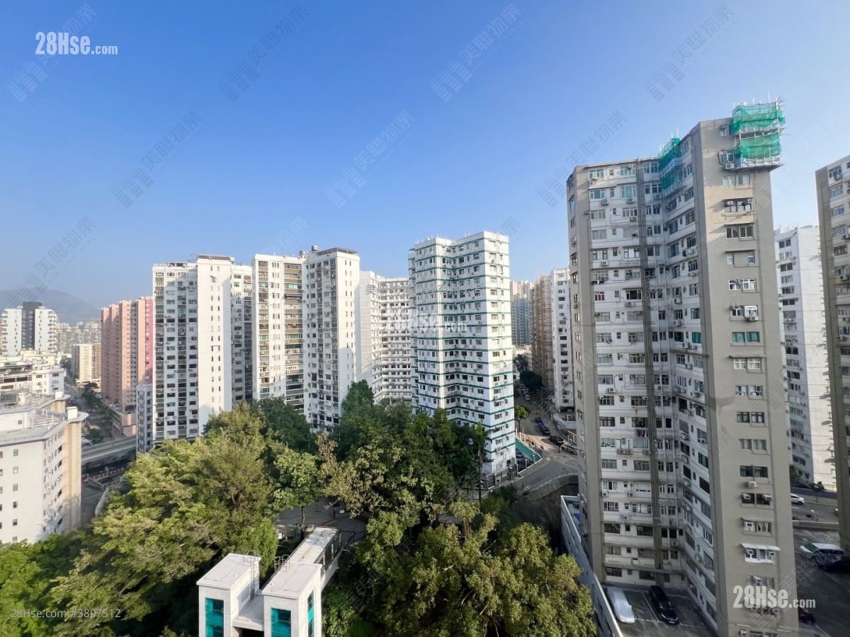 Yee On Court Sell 3 Bedrooms , 2 Bathrooms 976 ft²