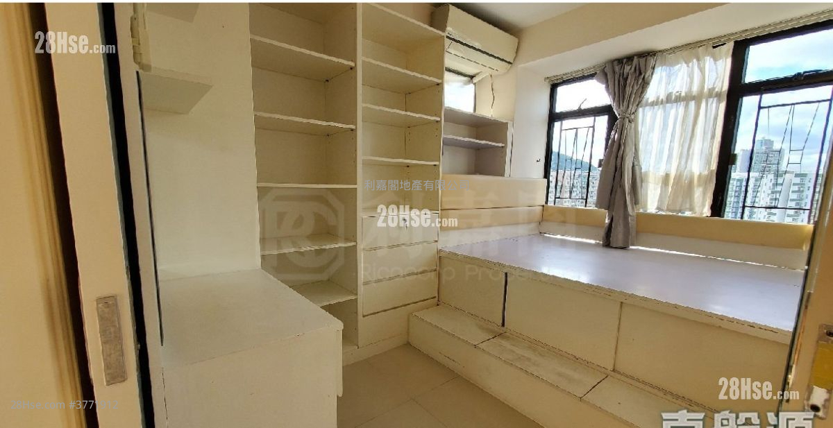 康怡花园 售盘 3 房 , 1 浴室 594 平方尺