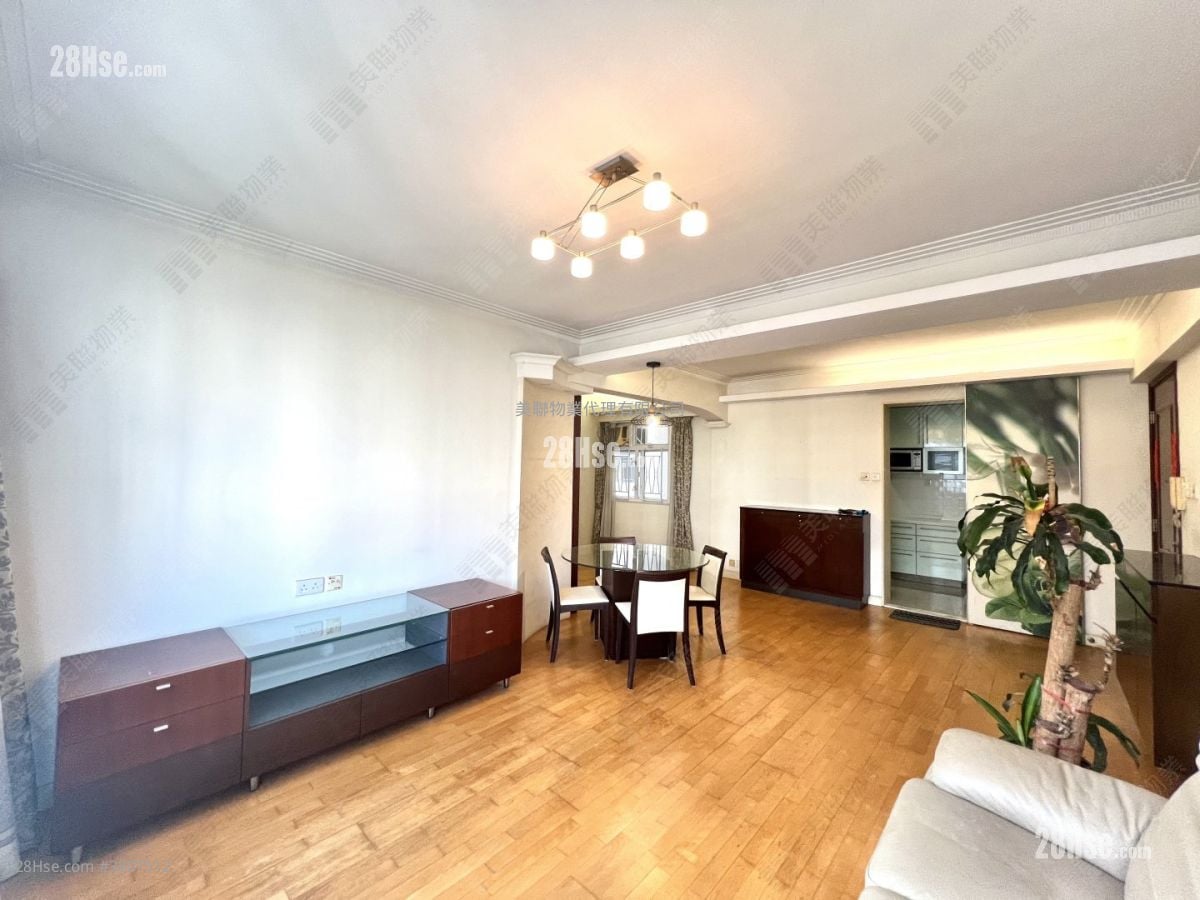 Yee On Court Sell 3 Bedrooms , 2 Bathrooms 976 ft²