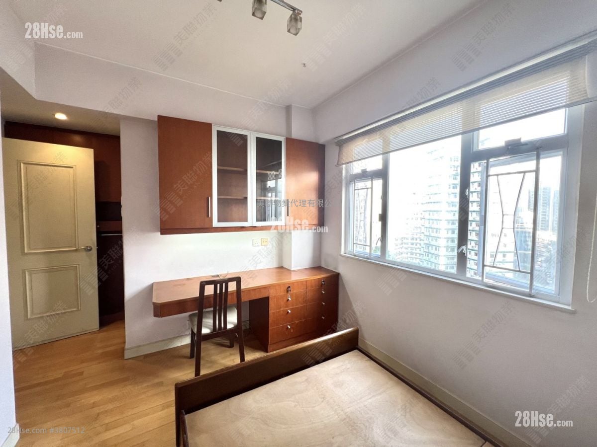 Yee On Court Sell 3 Bedrooms , 2 Bathrooms 976 ft²