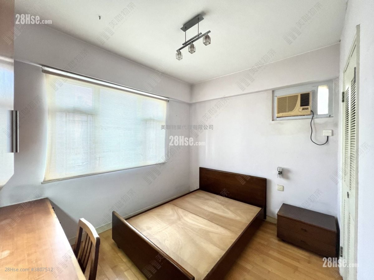 Yee On Court Sell 3 Bedrooms , 2 Bathrooms 976 ft²