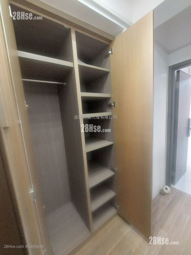 Hung Fuk Building Rental Studio , 1 Bathroom 150 ft²