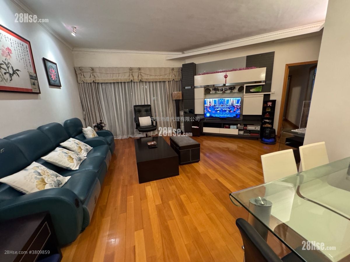 Woodland Crest Rental 3 Bedrooms , 2 Bathrooms 1,022 ft²