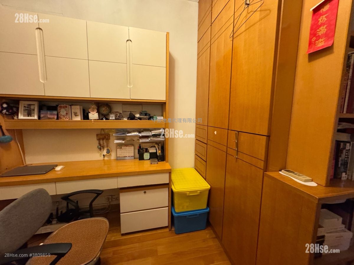 Woodland Crest Rental 3 Bedrooms , 2 Bathrooms 1,022 ft²