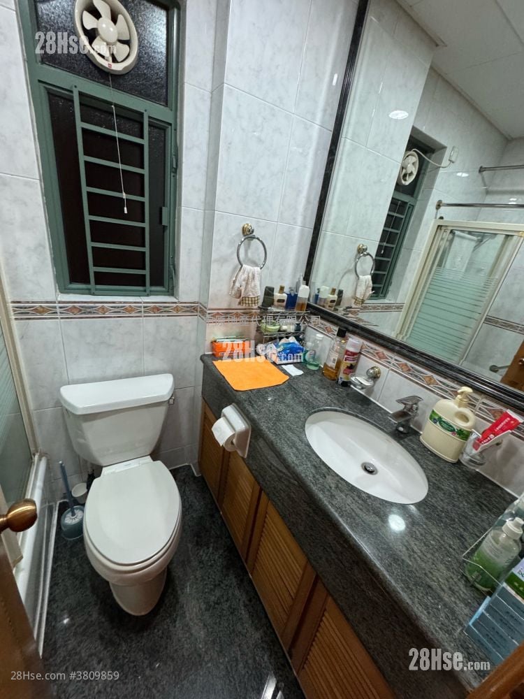 Woodland Crest Rental 3 Bedrooms , 2 Bathrooms 1,022 ft²