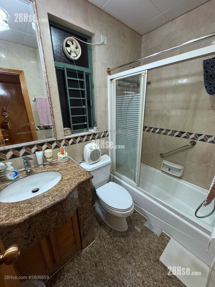 Woodland Crest Rental 3 Bedrooms , 2 Bathrooms 1,022 ft²