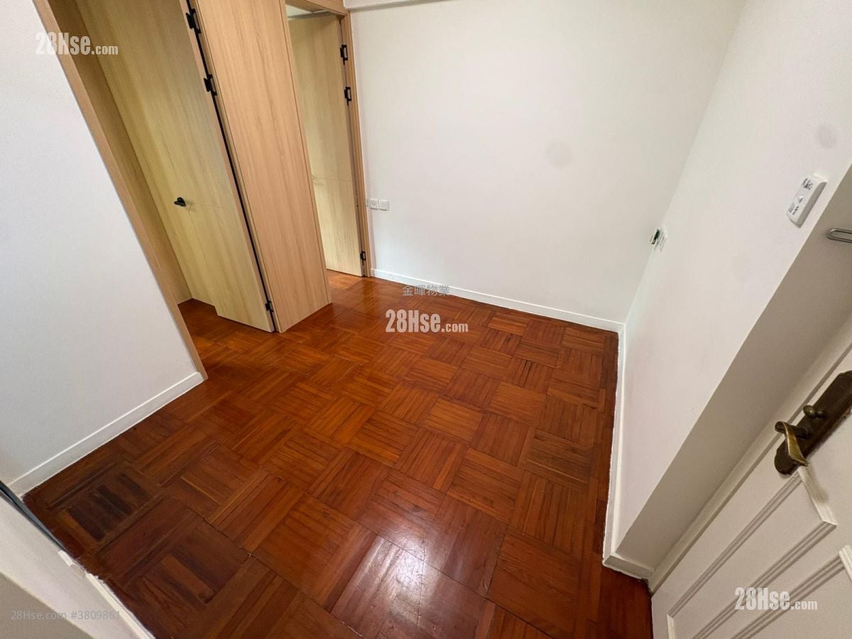 Chong Yip Centre Rental 2 Bedrooms , 1 Bathroom 305 ft²