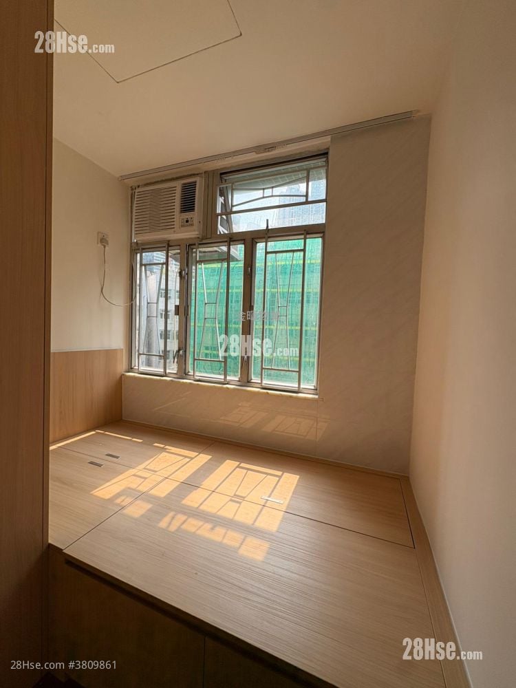 Chong Yip Centre Rental 2 Bedrooms , 1 Bathroom 305 ft²