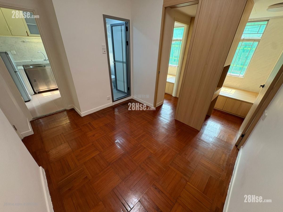 Chong Yip Centre Rental 2 Bedrooms , 1 Bathroom 305 ft²
