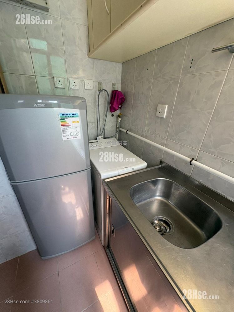 Chong Yip Centre Rental 2 Bedrooms , 1 Bathroom 305 ft²