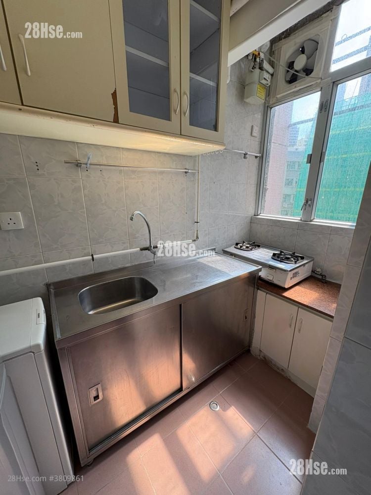 Chong Yip Centre Rental 2 Bedrooms , 1 Bathroom 305 ft²