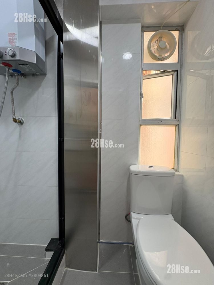 Chong Yip Centre Rental 2 Bedrooms , 1 Bathroom 305 ft²