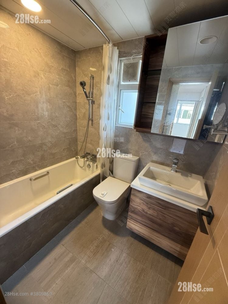 浴室: 锦绣花园 租盘 3 房 , 2 浴室 848 平方尺