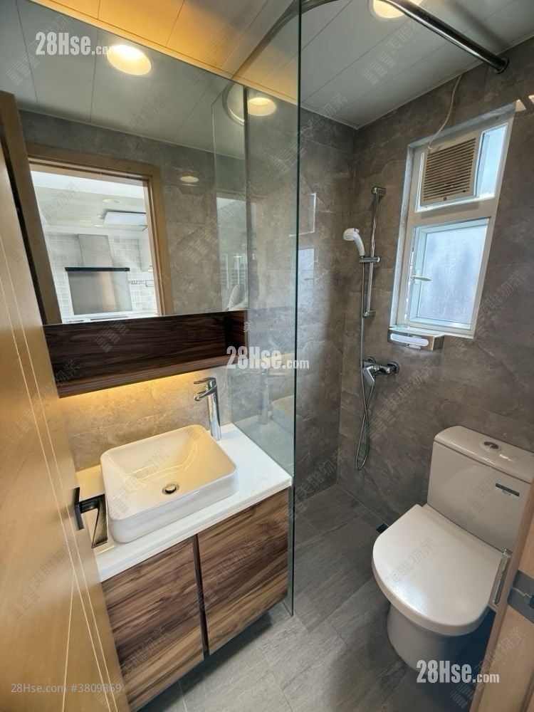 浴室: 锦绣花园 租盘 3 房 , 2 浴室 848 平方尺