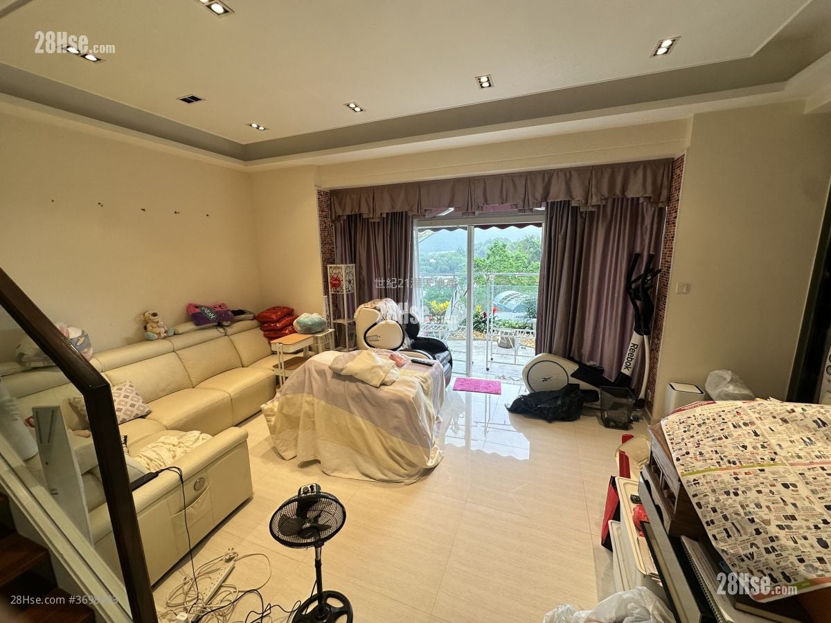 比华利山别墅 租盘 5+ 房 , 3 浴室 3,272 平方尺