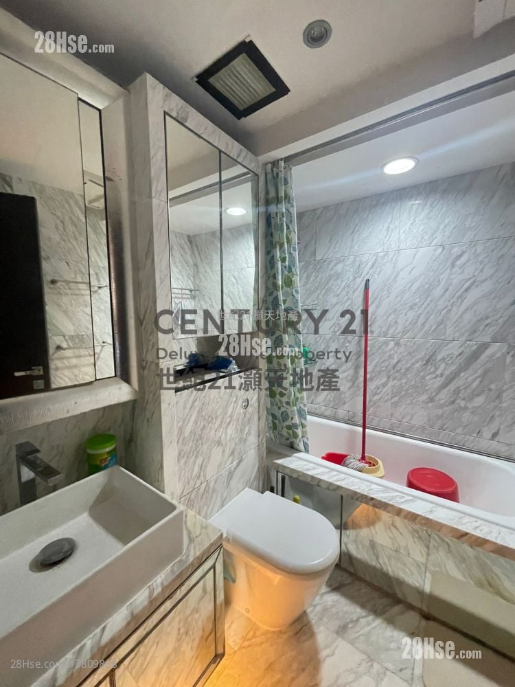 比华利山别墅 售盘 5+ 房 , 3 浴室 2,072 平方尺