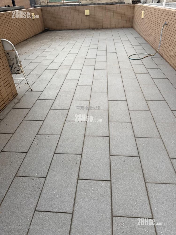 Village Rental 3 Bedrooms , 2 Bathrooms 700 ft²