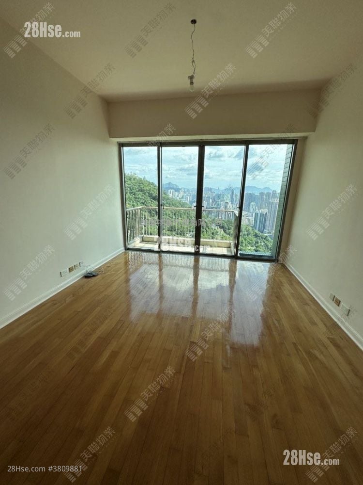 The Cairnhill Sell 3 Bedrooms 966 ft²