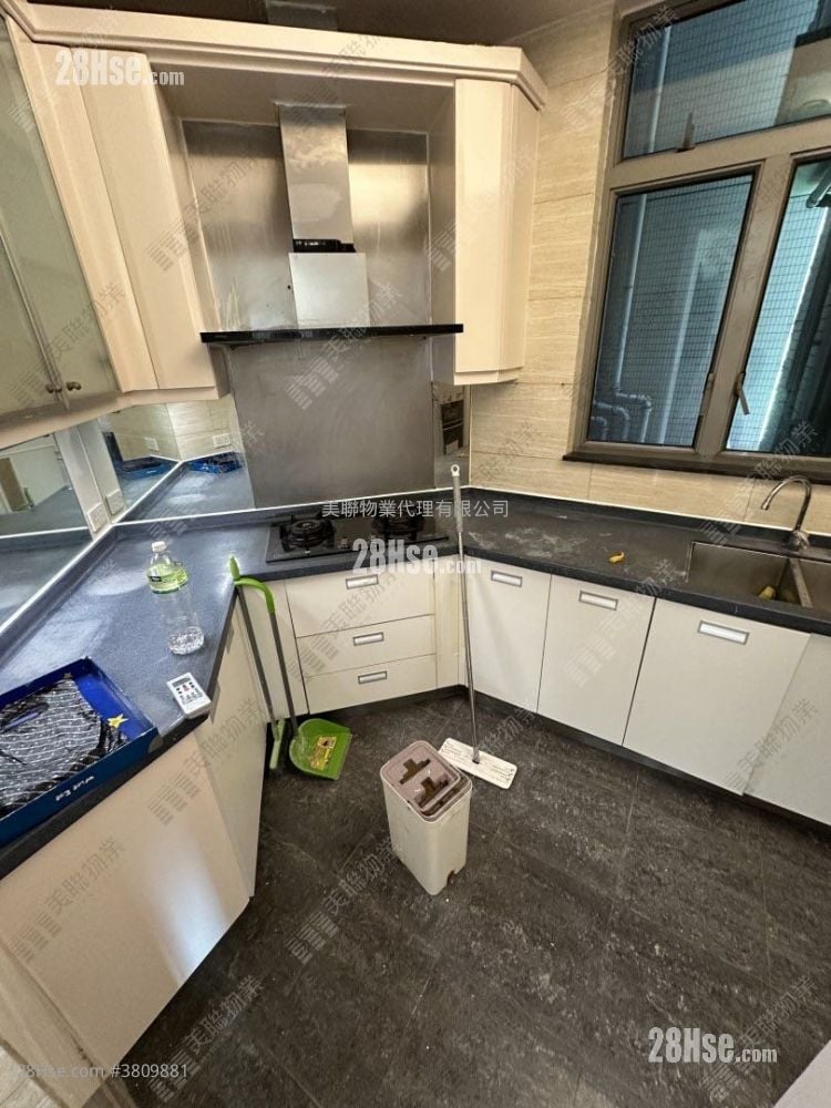 The Cairnhill Sell 3 Bedrooms 966 ft²