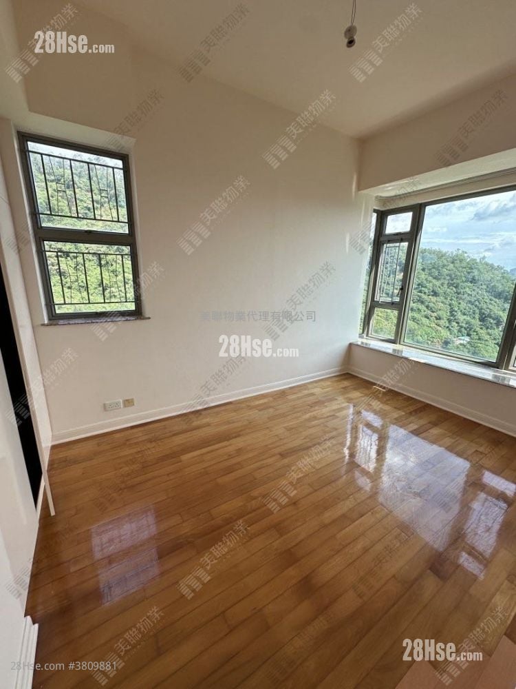 The Cairnhill Sell 3 Bedrooms 966 ft²