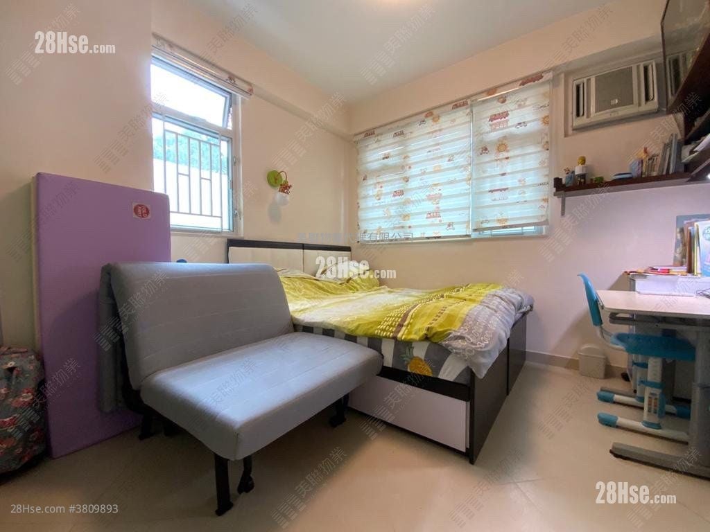 Balwin Court Sell 3 Bedrooms , 2 Bathrooms 815 ft²