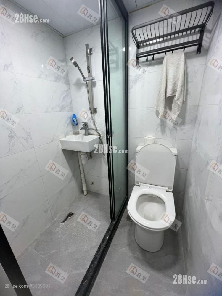 Yuen King Building Rental Studio , 1 Bathroom 150 ft²