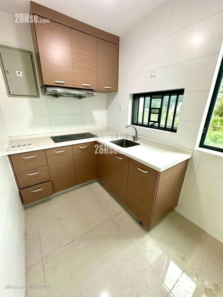 Village Rental 3 Bedrooms , 1 Bathroom 700 ft²