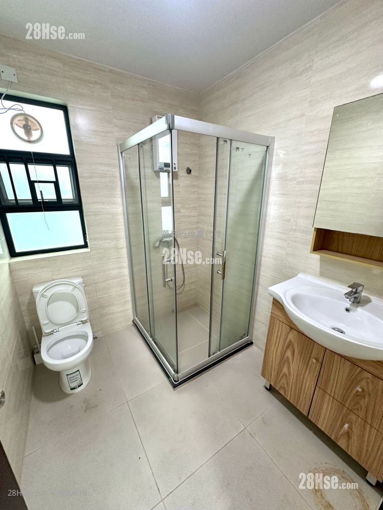 Village Rental 3 Bedrooms , 1 Bathroom 700 ft²