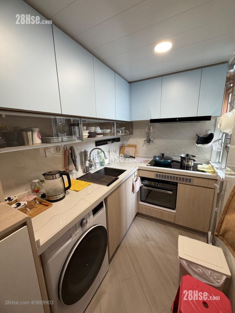 Kam Chun Court Sell 2 Bedrooms , 1 Bathroom 447 ft²