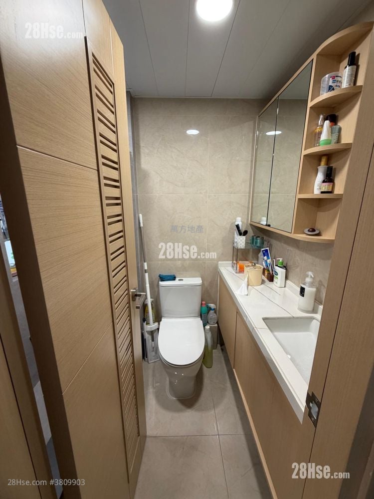 Kam Chun Court Sell 2 Bedrooms , 1 Bathroom 447 ft²