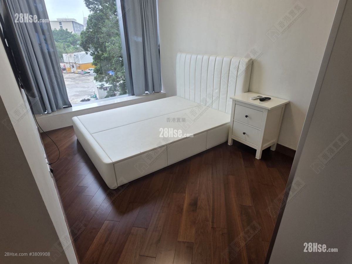 Ultima Rental 902 ft²