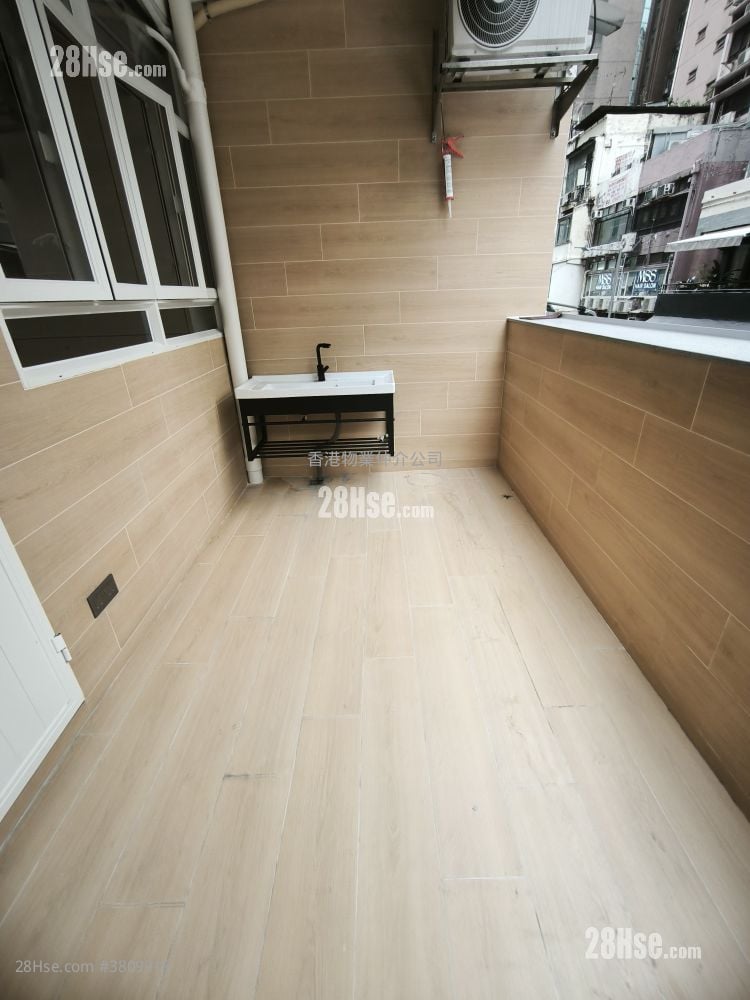 Lockhart Road Rental 3 Bedrooms , 2 Bathrooms 659 ft²