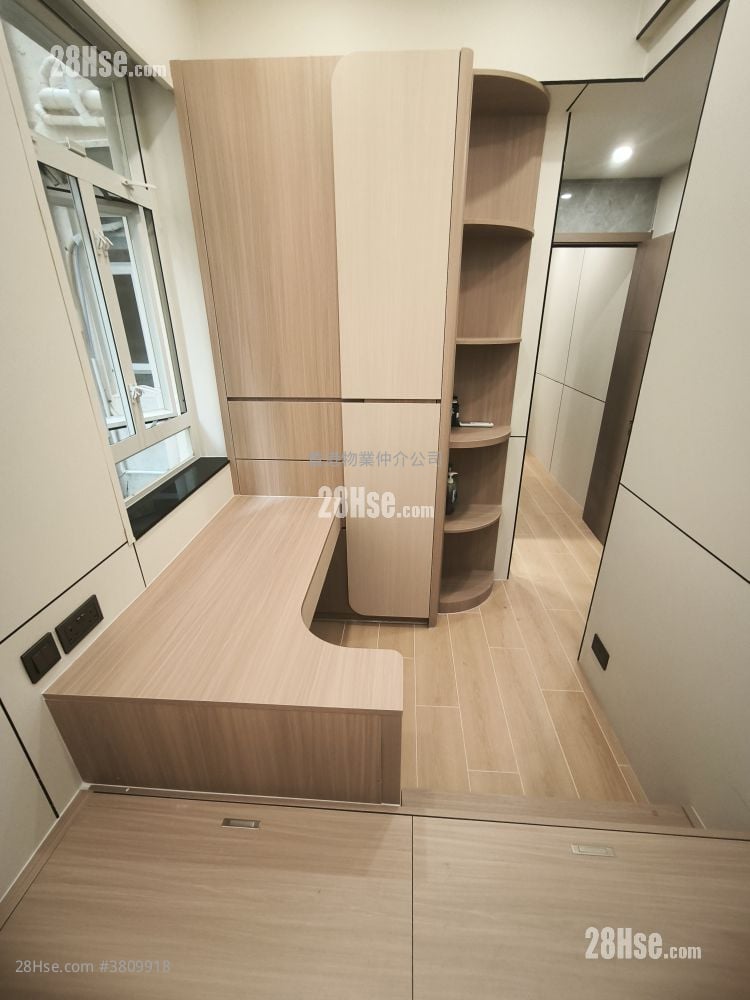 Lockhart Road Rental 3 Bedrooms , 2 Bathrooms 659 ft²