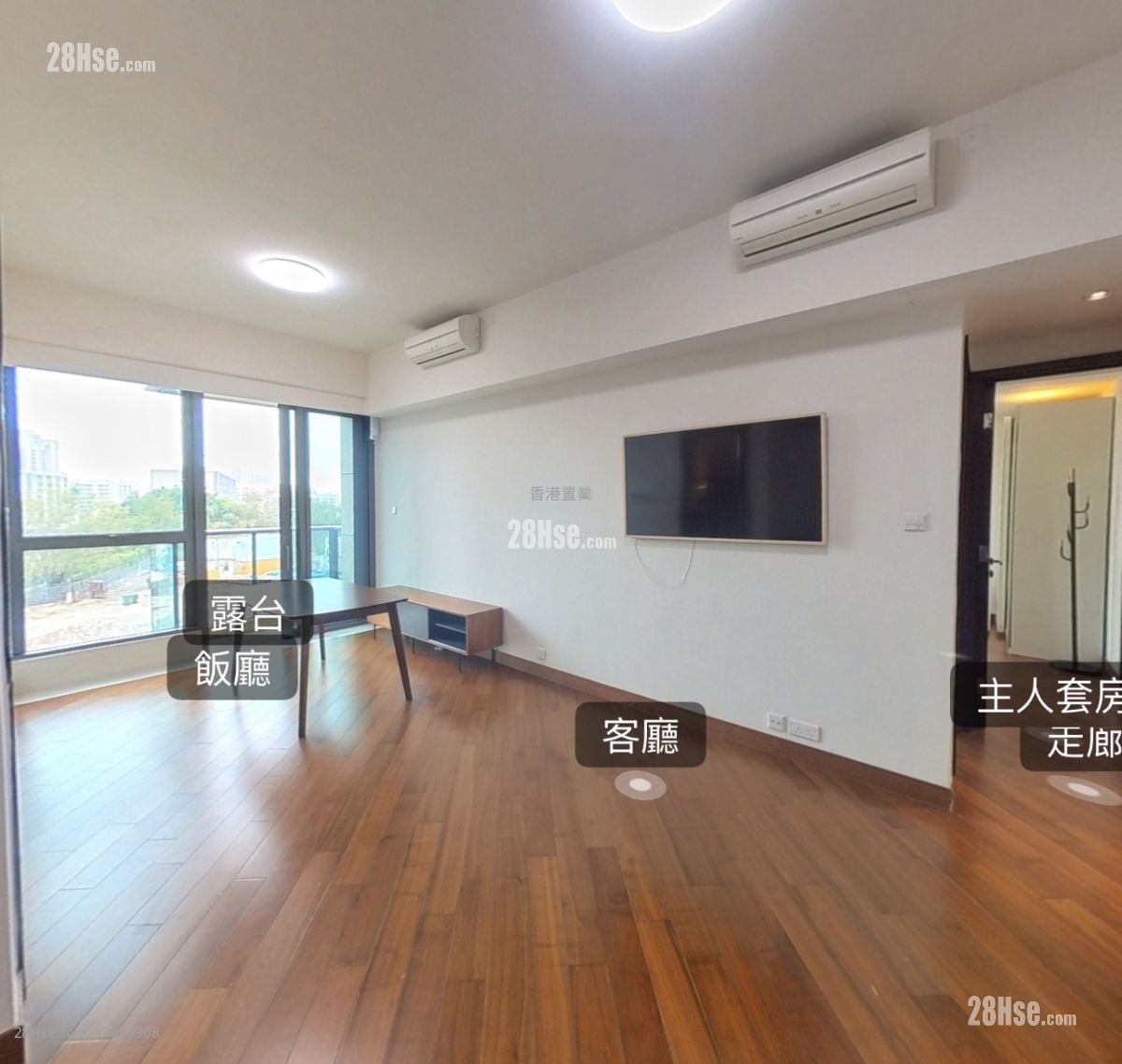 Ultima Rental 902 ft²